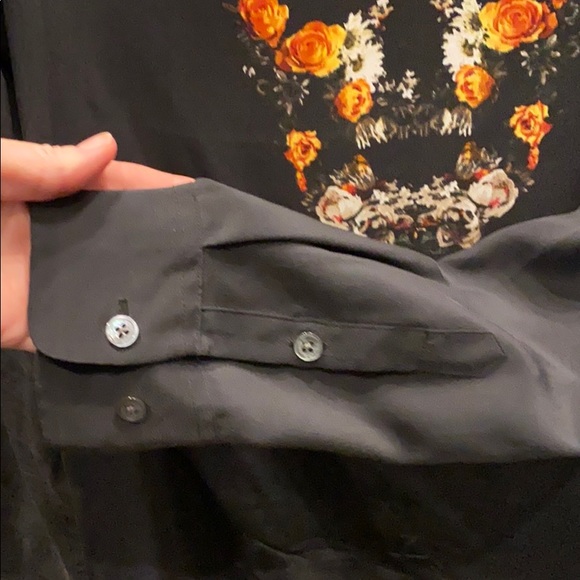 Equipment Liam Skull Blouse 100% Silk 🤩 - Picture 4 of 5